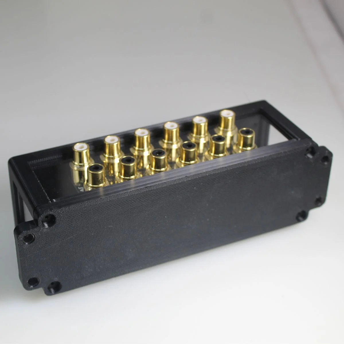B2 Audio 1-to-6 Pair Cockbox RCA Splitter Distribution Block OPEN BOX - Image 5