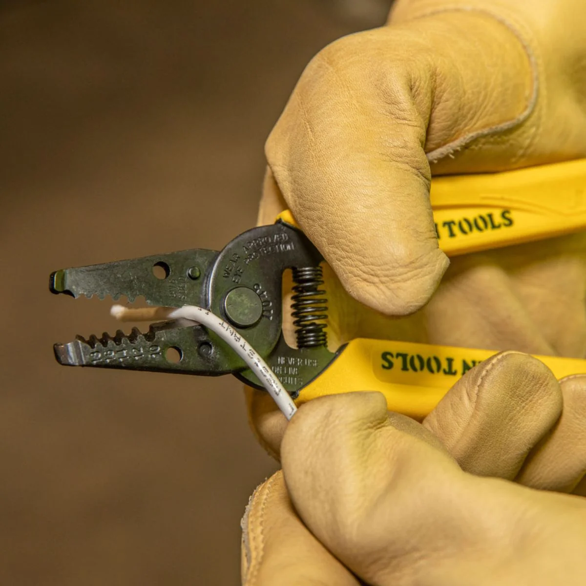 Klein Tools Heavy Duty 10-18 AWG Wire Stripper Cutter IB11045 - Image 6